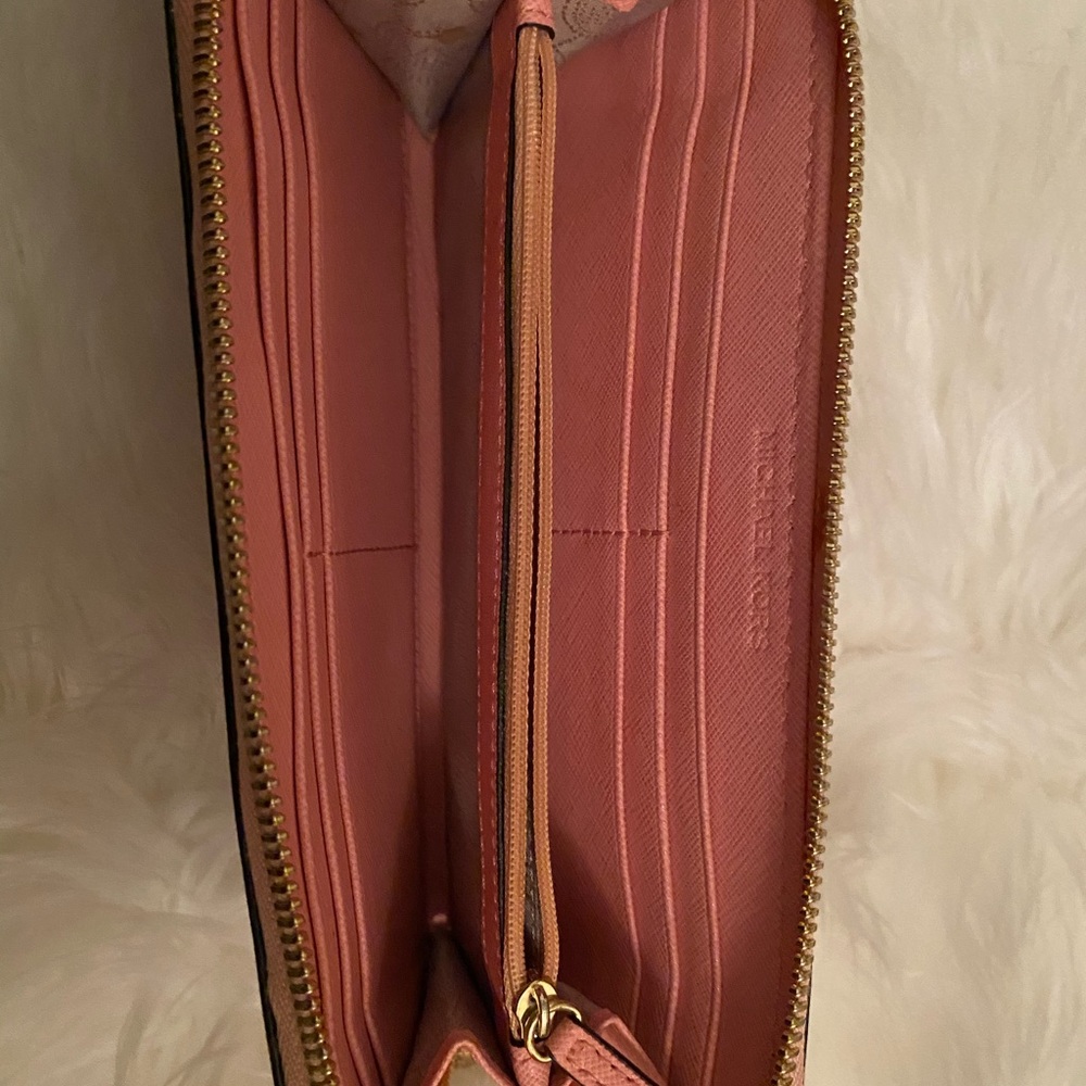 MK Wallet - Picture 6 of 6